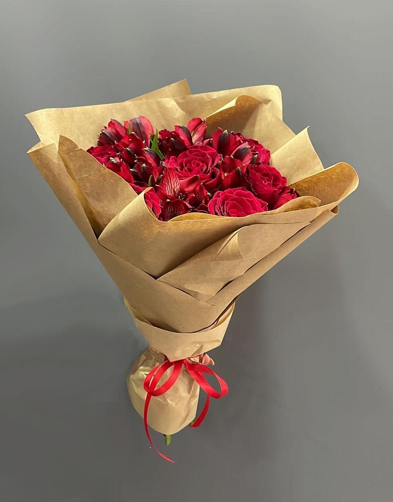 Букет цветов из: Альстромерии и Розы в Смоляниново