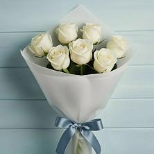 Букет 7 Белых роз Эдлесс Лав в Смоляниново
