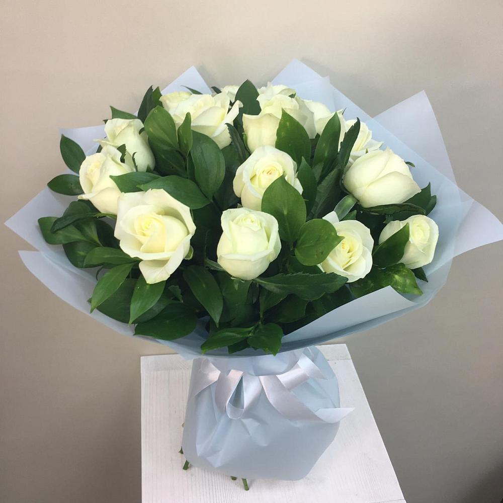 Букет 15 Белых роз Проуд в Смоляниново