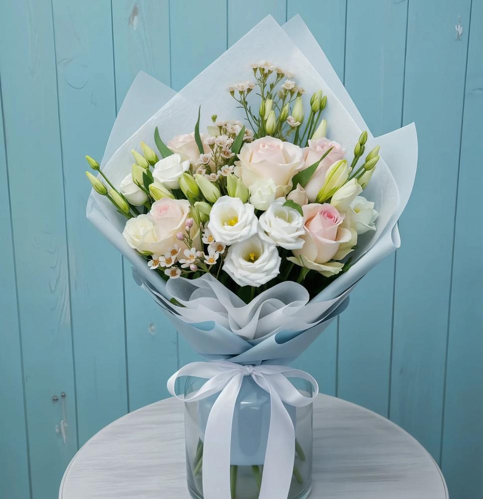 Букет цветов из: Розы и Лизиантусы в Смоляниново