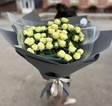 Букет Белые кустовые розы Солинеро в Смоляниново