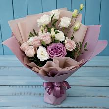Букет цветов из:  Розы и Лизиантусы в Смоляниново