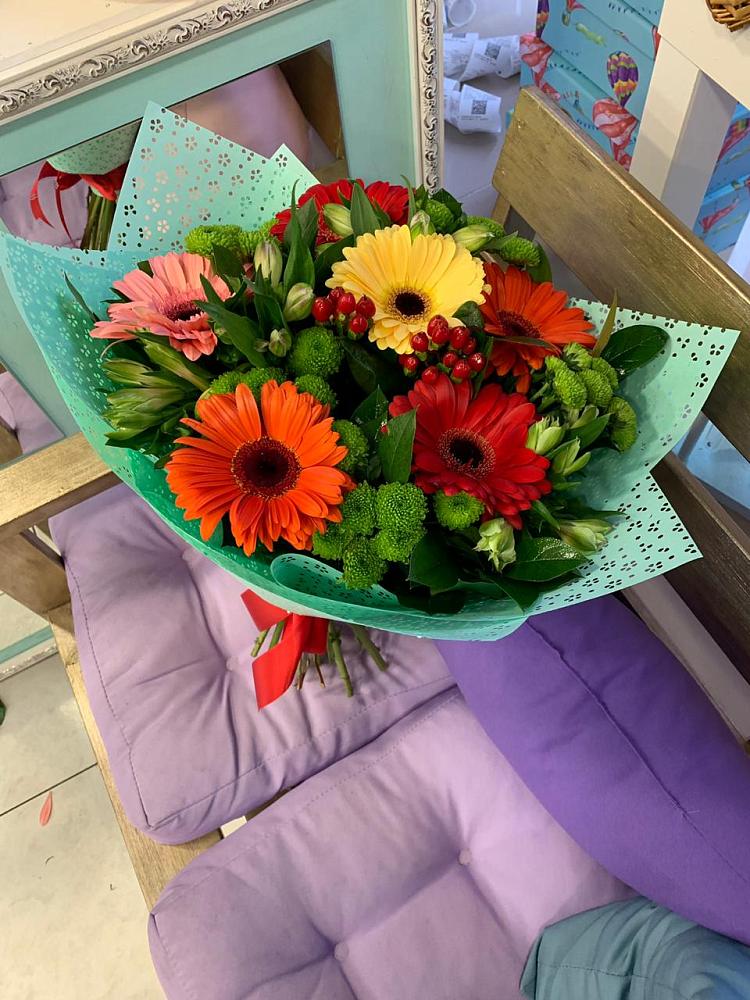 Букет цветов из: Герберы, Хризантемы и Альстромерии в Смоляниново