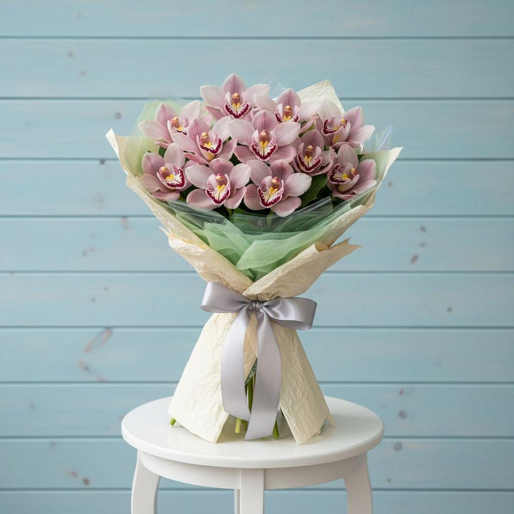 Букет цветов из: Орхидеи и Розы в Смоляниново