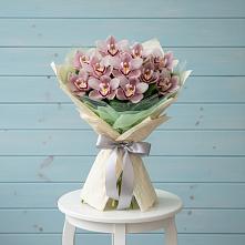 Букет цветов из:  Орхидеи и Розы в Смоляниново