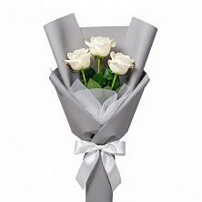 Букет 3 белые розы в Смоляниново