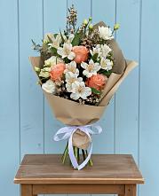 Букет цветов из:  Альстромерии, Лизиантусы, Розы и Хризантемы #REPLACE_PRED# Смоляниново