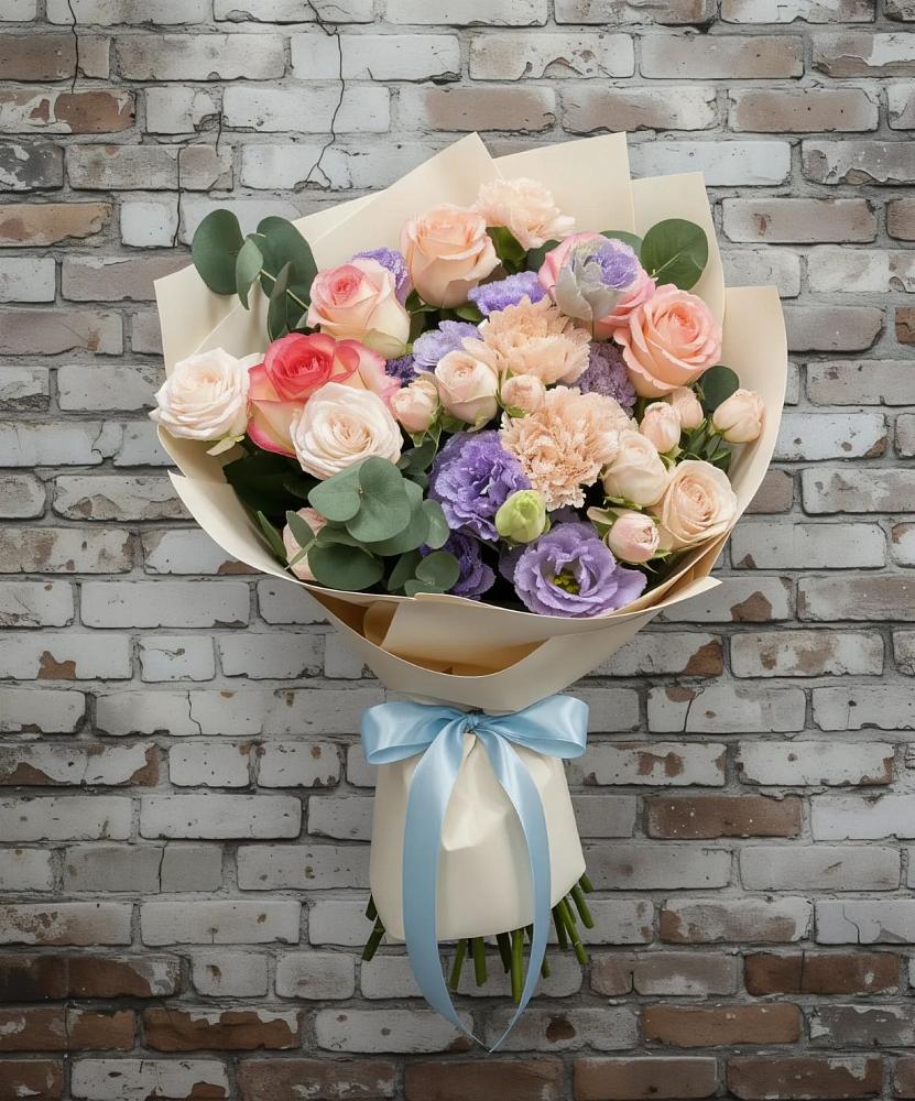 Букет цветов из: Розы, Лизиантусы и Гвоздики в Смоляниново