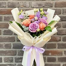 Букет цветов из:  Лизиантусы и Розы в Смоляниново