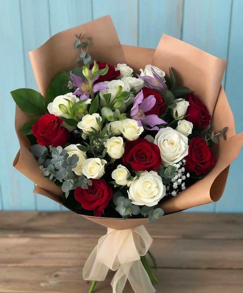 Букет цветов из: Розы и Альстромерии в Смоляниново