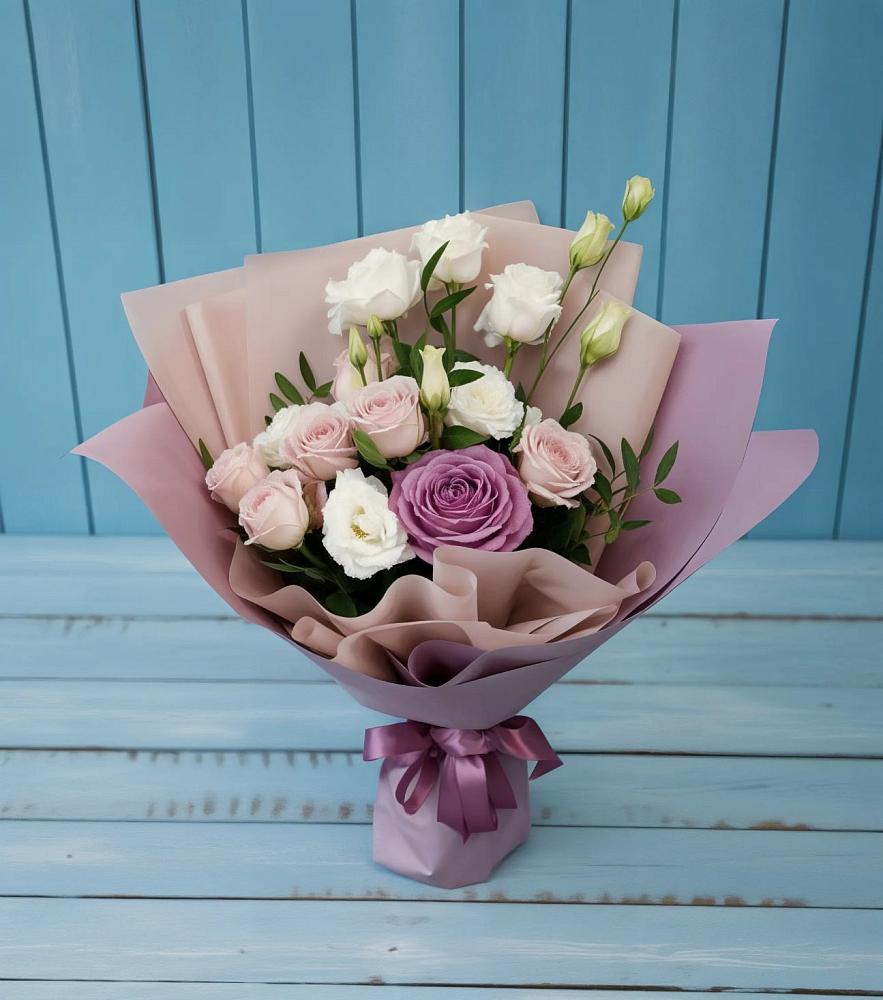 Букет цветов из: Розы и Лизиантусы в Смоляниново